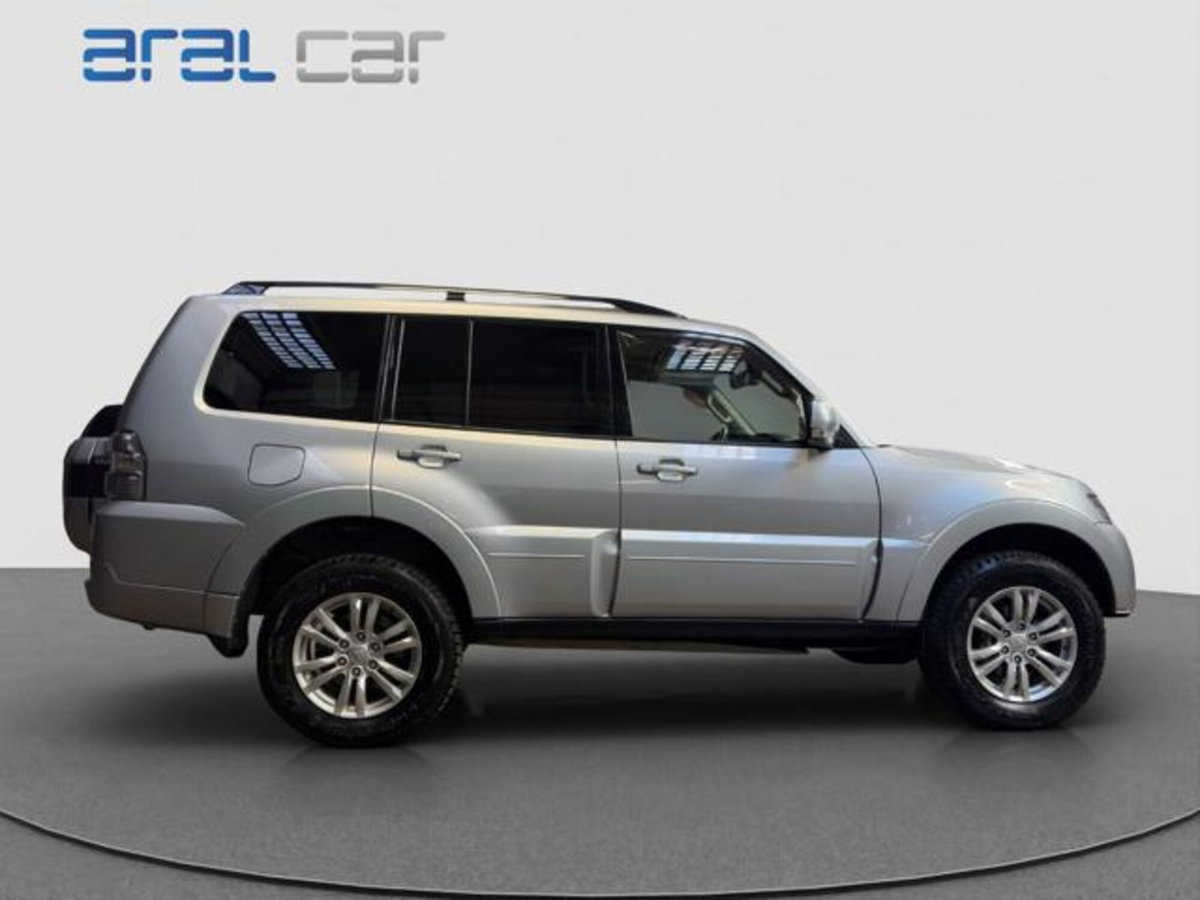 Mitsubishi Pajero 3.2 DI-D 16V aut. 5p. Instyle DPF (7)