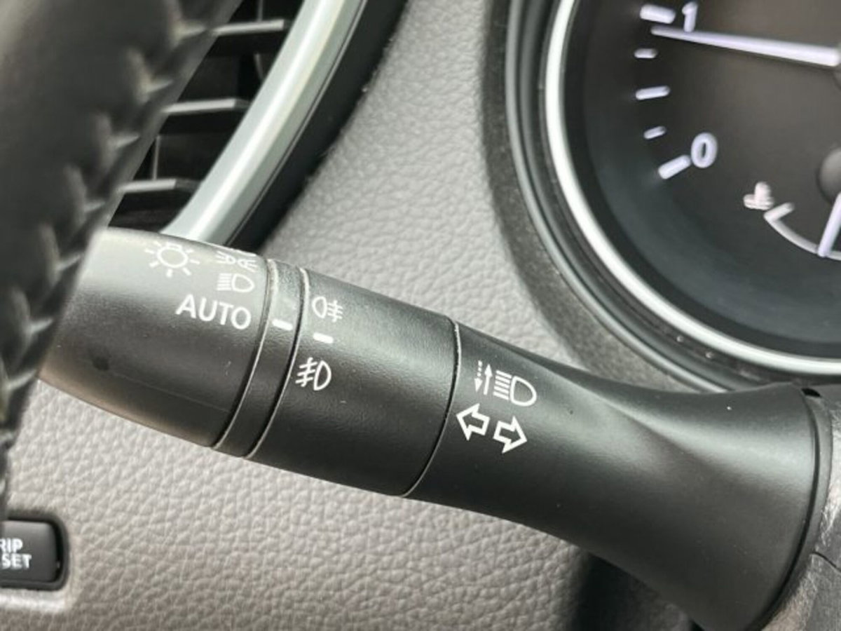 Nissan Qashqai 1.5 dCi 115 CV DCT N-Connecta (16)