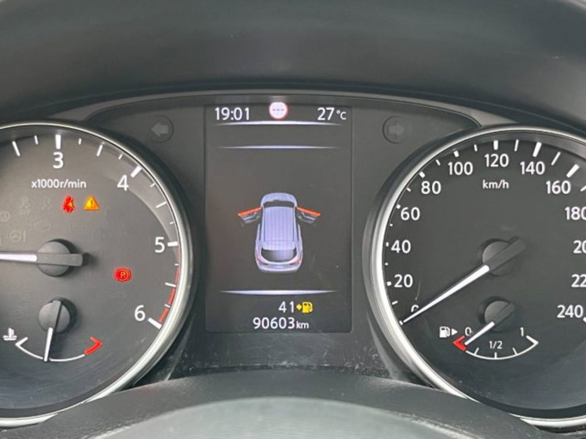 Nissan Qashqai 1.5 dCi 115 CV DCT N-Connecta (18)