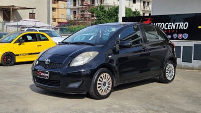 Toyota Yaris 1.0 5 porte Sol (3)