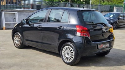 Toyota Yaris 1.0 5 porte Sol (4)