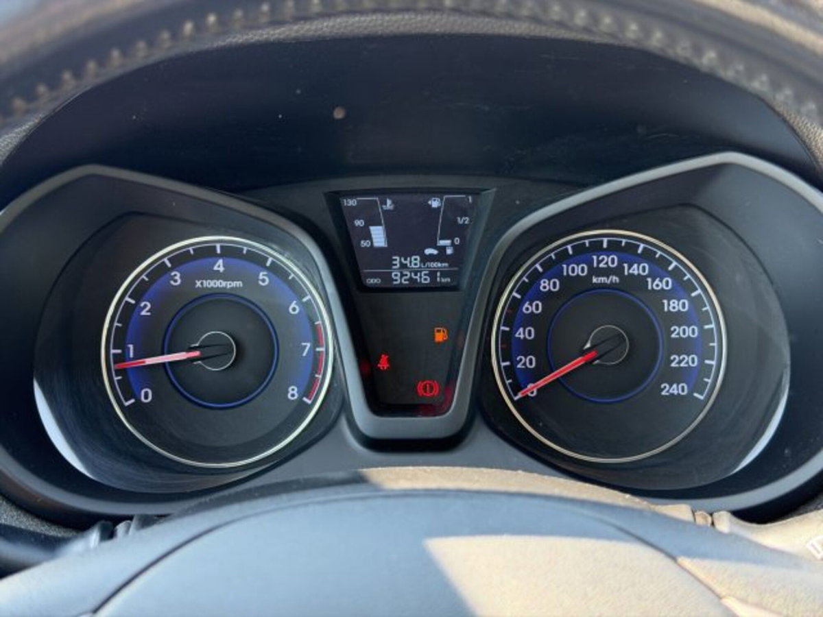 Hyundai ix20 1.4 90 CV APP MODE (15)