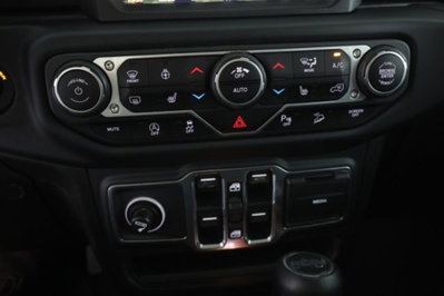 Jeep Wrangler Unlimited 2.2 Mjt II Sahara (13)