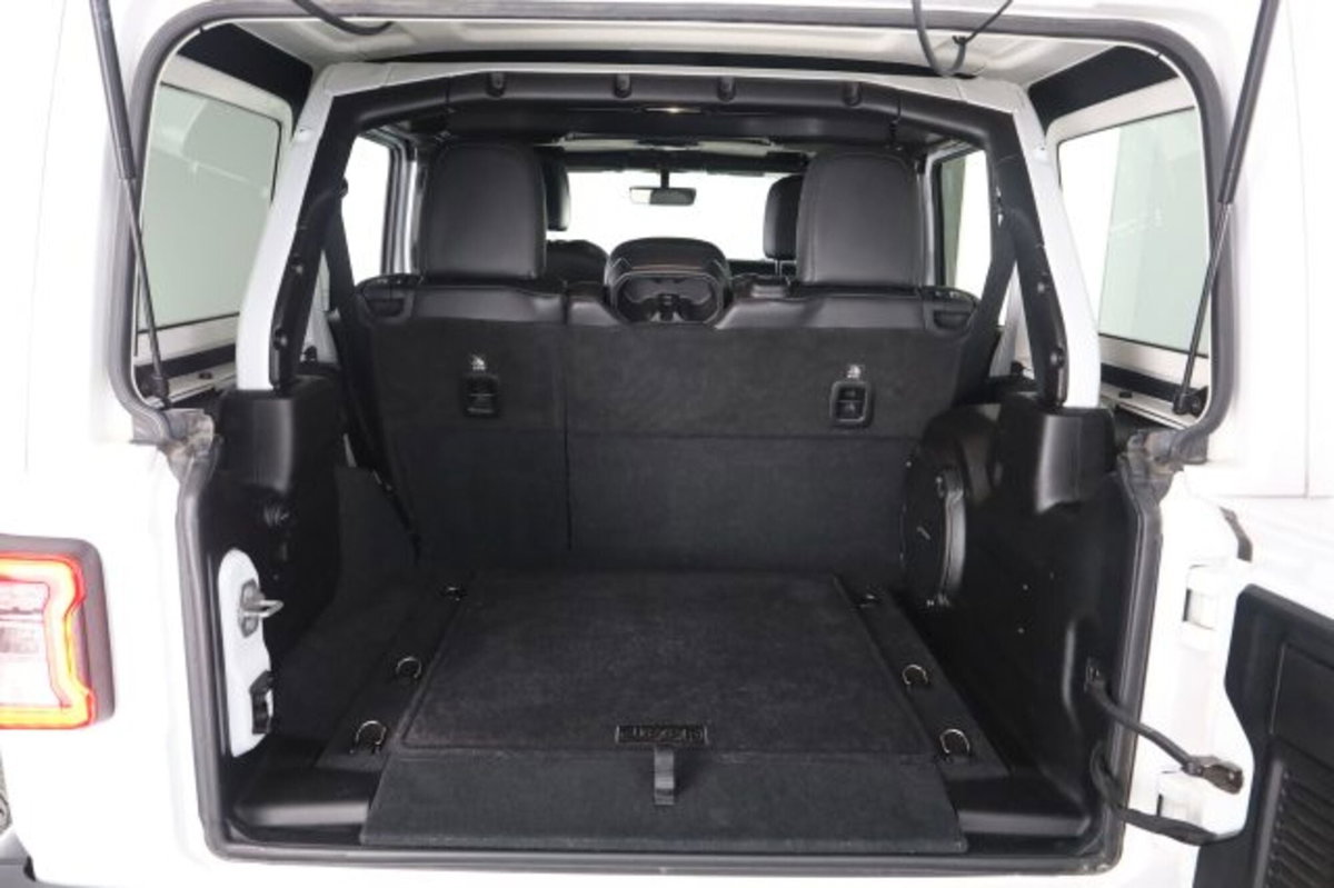 Jeep Wrangler Unlimited 2.2 Mjt II Sahara (6)
