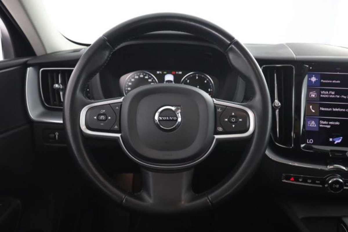 Volvo XC60 B4 Geartronic Momentum Pro (5)