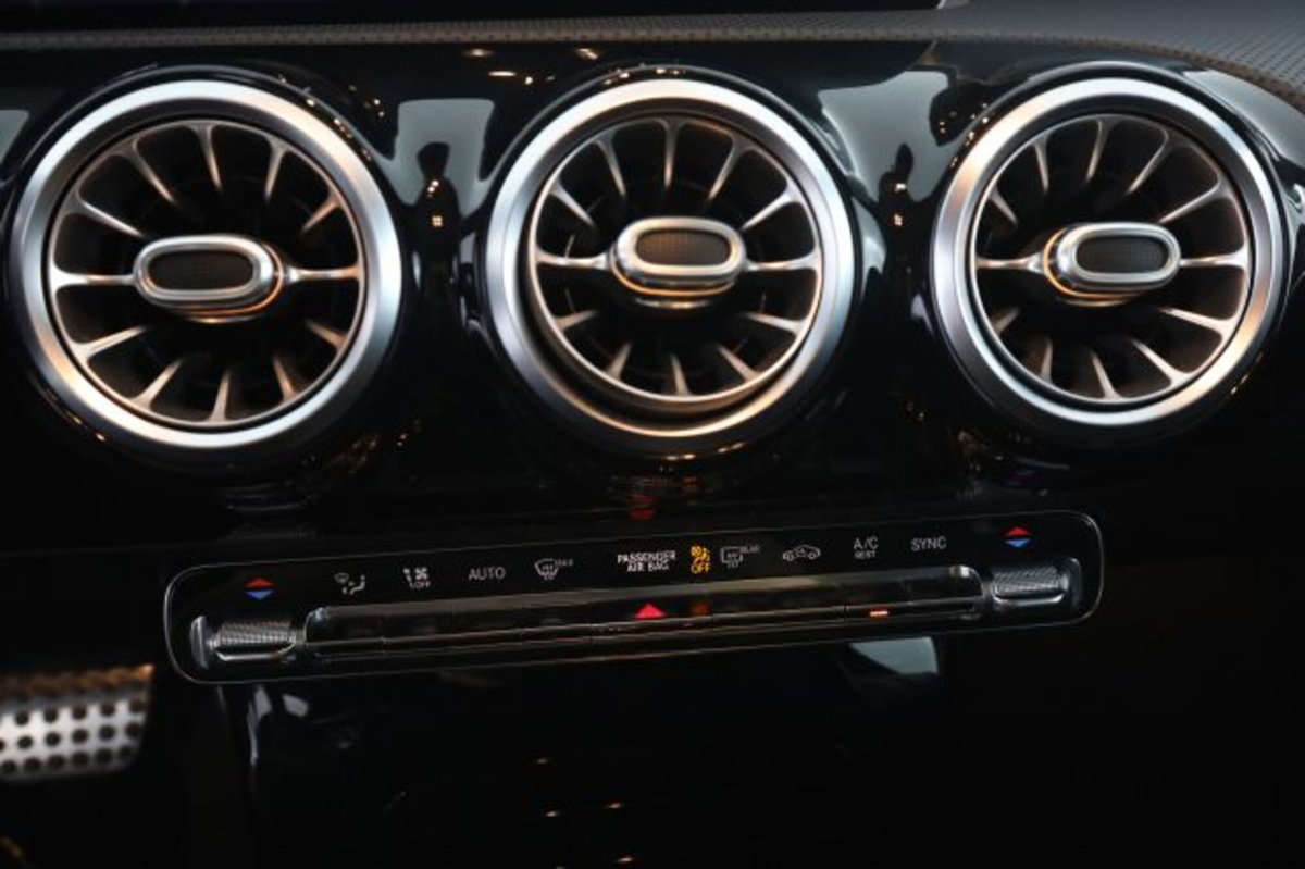 Mercedes-Benz CLA Shooting Brake 200 d Automatic Shooting Brake Premium (13)