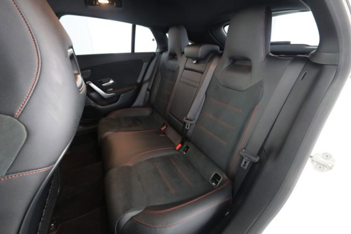 Mercedes-Benz CLA Shooting Brake 200 d Automatic Shooting Brake Premium (3)