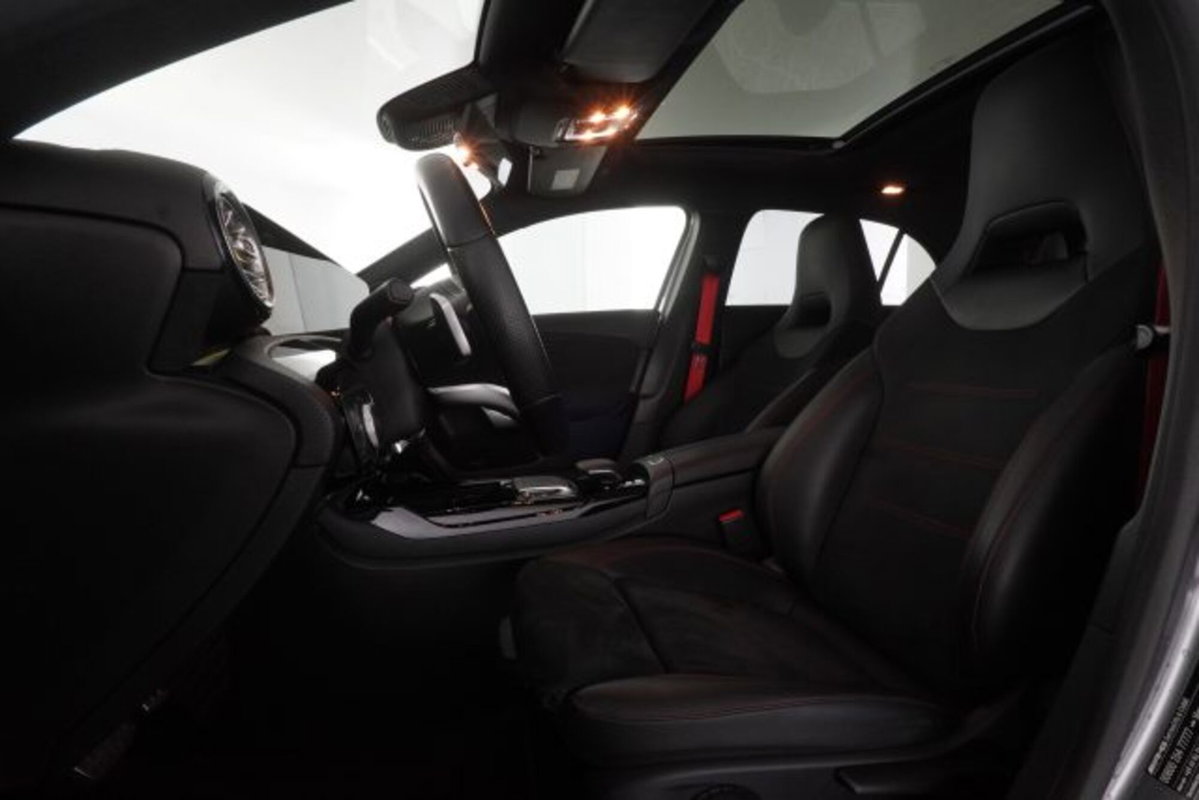 Mercedes-Benz Classe A 35 AMG 4Matic (10)