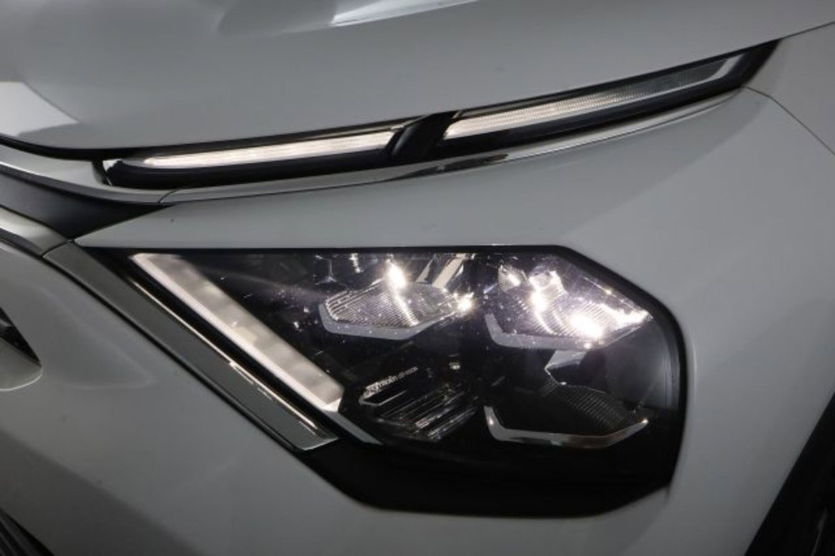 Citroen C4 BlueHDi 130 S&S EAT8 Feel Pack (9)