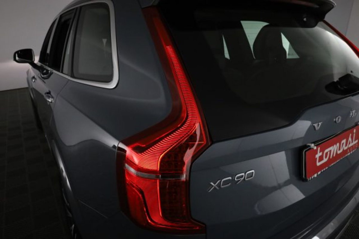 Volvo XC90 B5 (d) AWD automatico 7 posti Plus Bright (11)