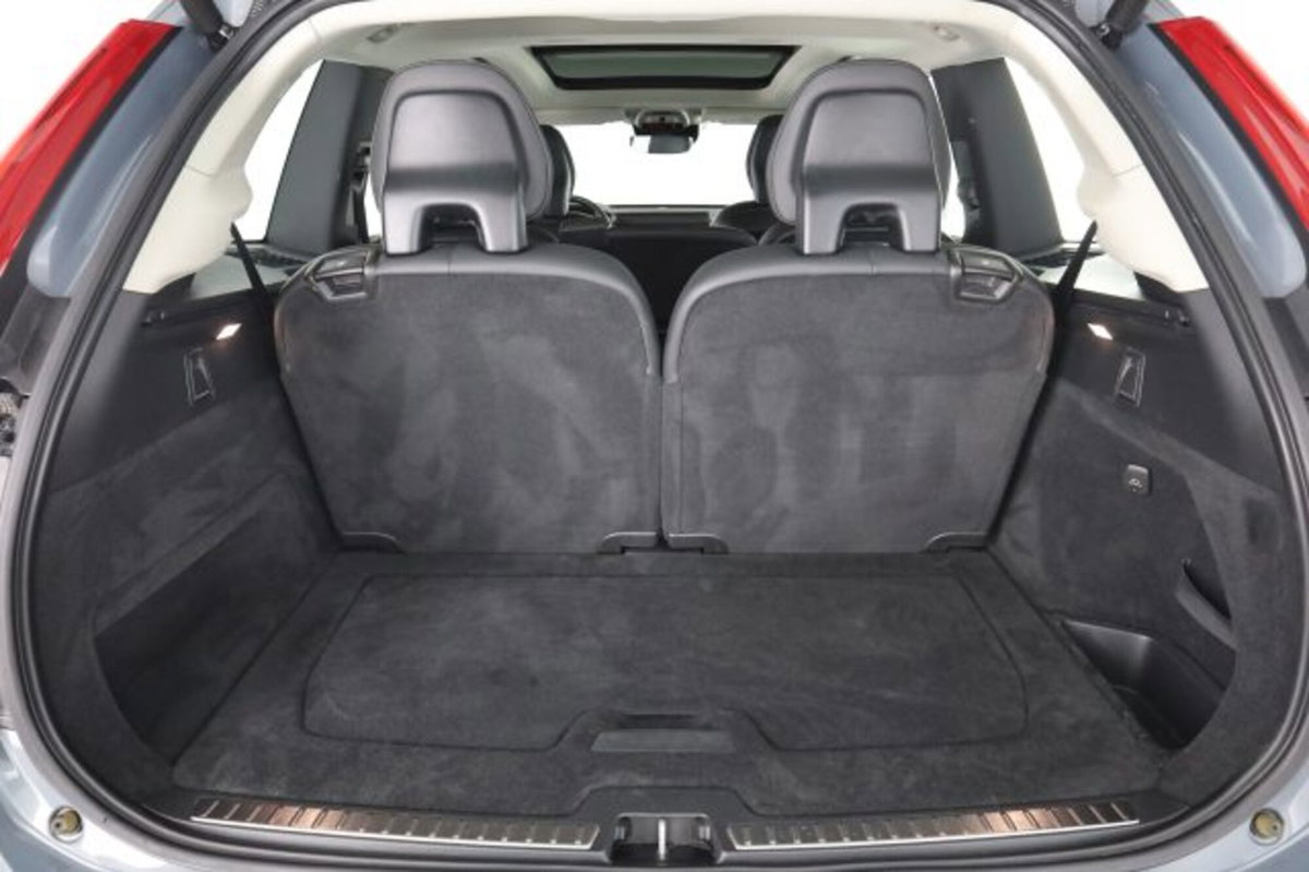 Volvo XC90 B5 (d) AWD automatico 7 posti Plus Bright (7)
