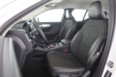 Volvo XC40 D4 AWD Geartronic Business (2)