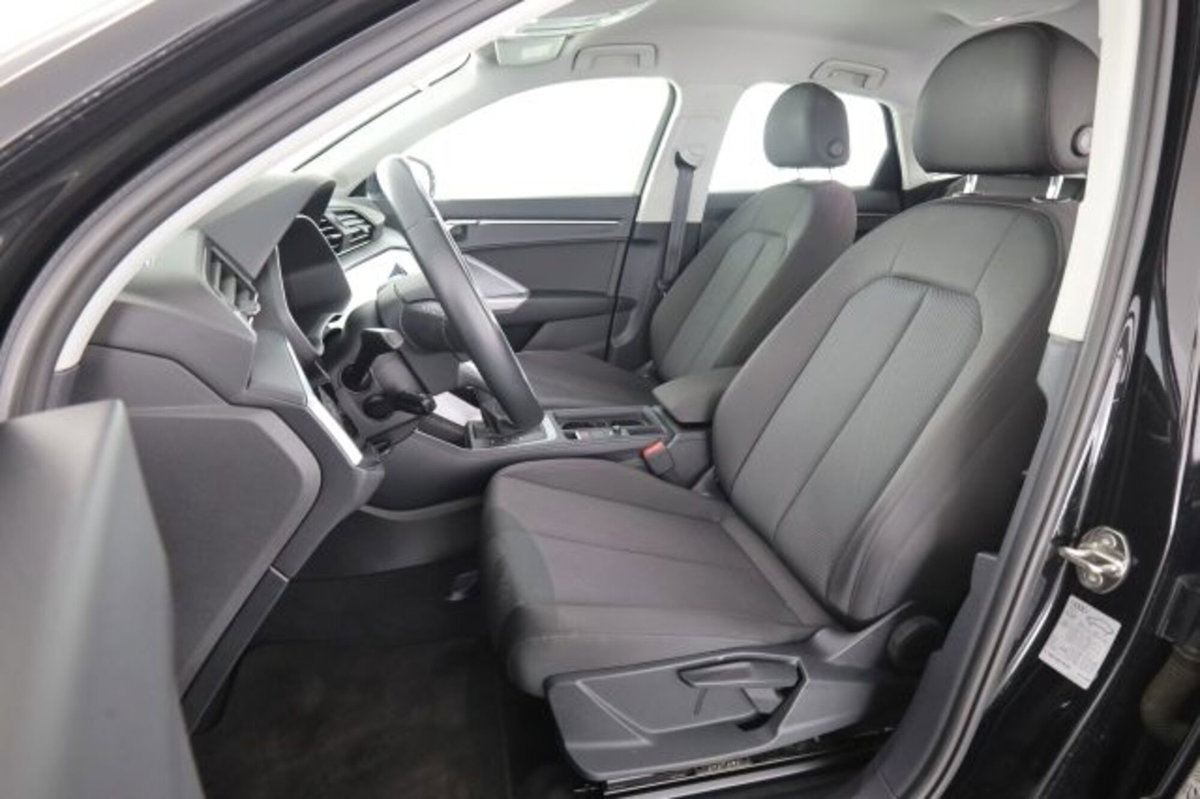 Audi Q3 Sportback 35 TDI quattro S tronic Business Plus (2)