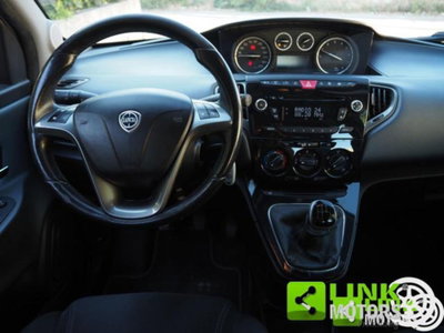 Lancia Ypsilon 1.2 69 CV 5 porte Silver (10)