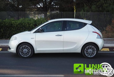 Lancia Ypsilon 1.2 69 CV 5 porte Silver (3)