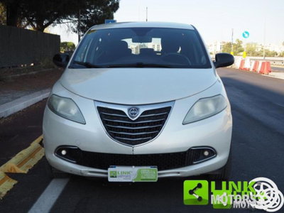 Lancia Ypsilon 1.2 69 CV 5 porte Silver (7)