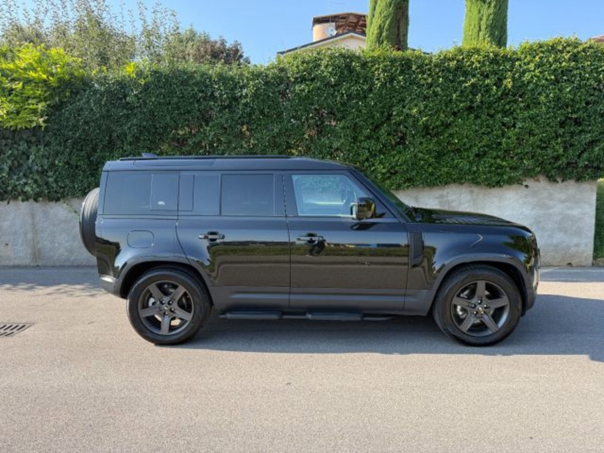 Land Rover Defender 110 3.0d i6 mhev X-Dynamic SE awd 200cv auto (4)
