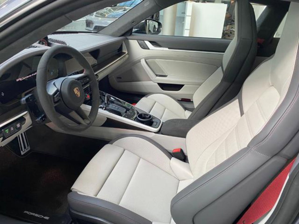 Porsche 911 Coupé 3.6 Carrera 4 GTS auto (4)