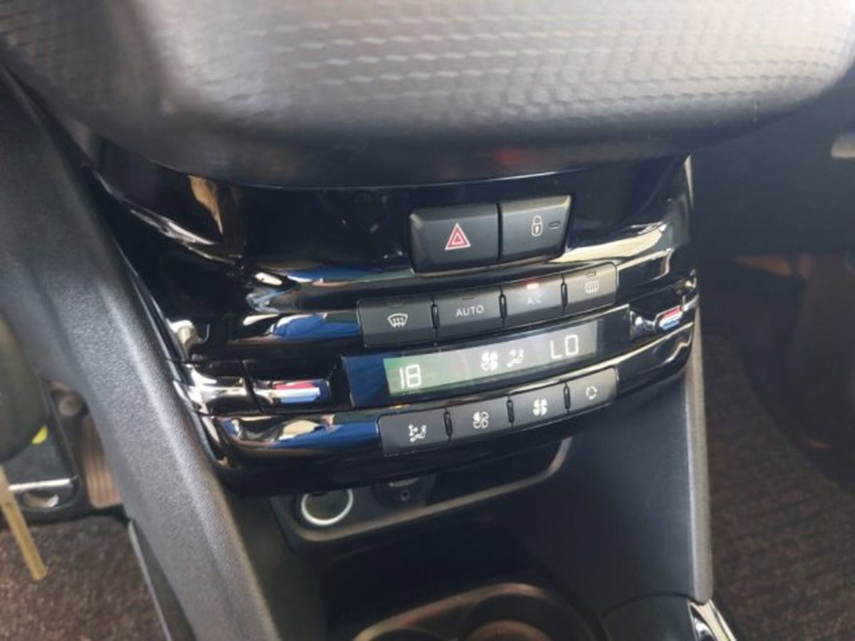 Peugeot 2008 100 S&S Allure (18)