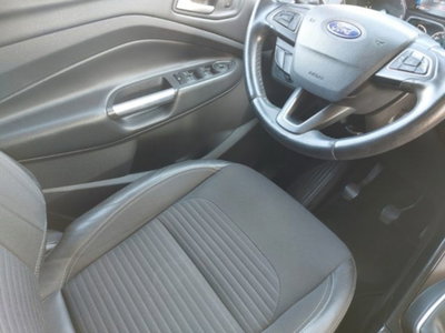 Ford Kuga 1.5 TDCI 120 CV S&S 2WD Titanium (16)