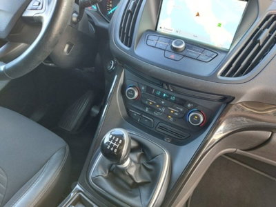 Ford Kuga 1.5 TDCI 120 CV S&S 2WD Titanium (17)