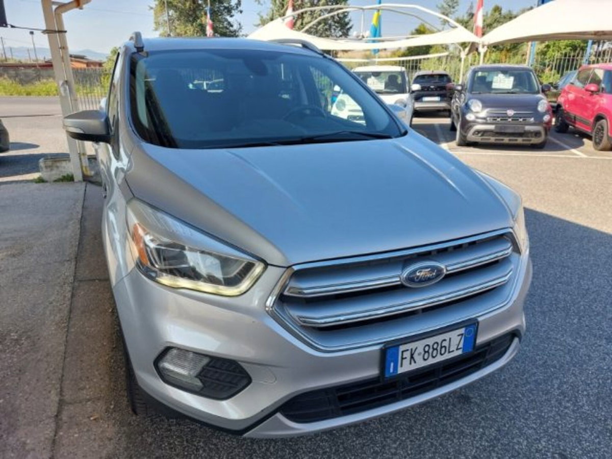 Ford Kuga 1.5 TDCI 120 CV S&S 2WD Titanium (2)