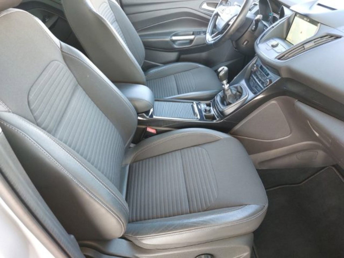 Ford Kuga 1.5 TDCI 120 CV S&S 2WD Titanium (5)
