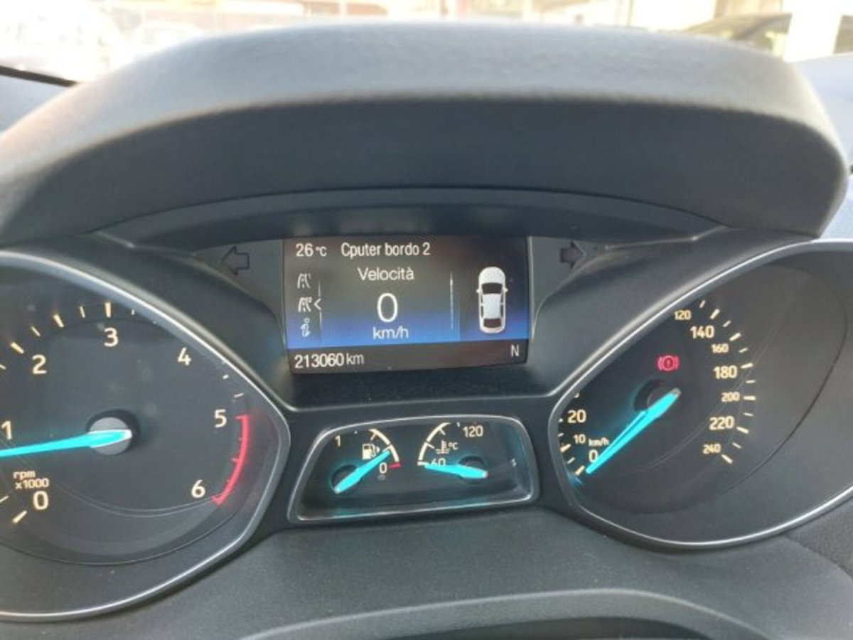 Ford Kuga 1.5 TDCI 120 CV S&S 2WD Titanium (9)