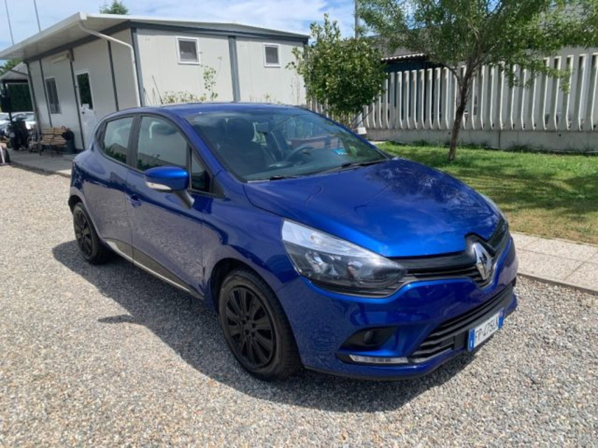 Renault Clio 1.2 75CV 5 porte Life (3)