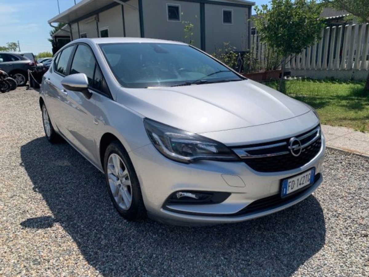 Opel Astra 1.4 Ecotec 5 porte Elective (3)