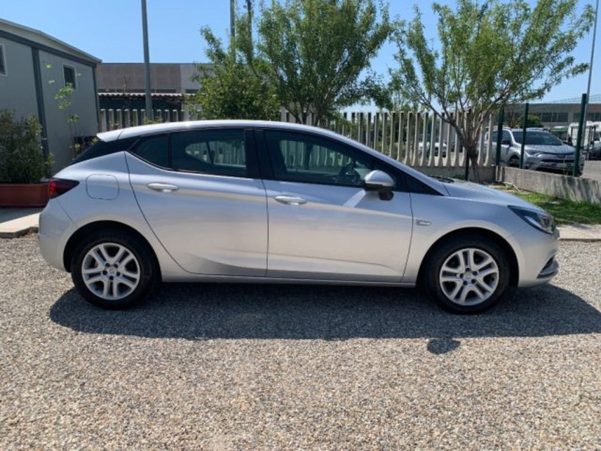 Opel Astra 1.4 Ecotec 5 porte Elective (4)