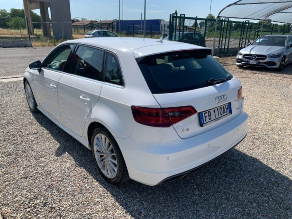 Audi A3 Sportback 1.6 TDI clean diesel Admired (3)