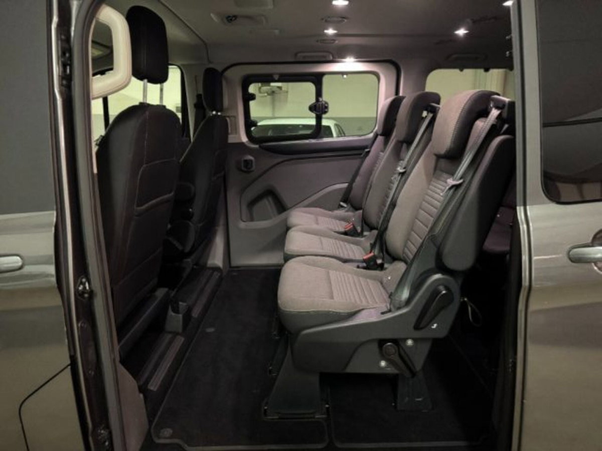Ford Tourneo Custom 320 1.0 Ecoboost 126CV PHEV PC Titanium (11)