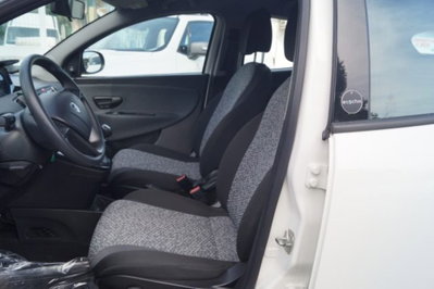 Lancia Ypsilon 1.0 FireFly 5 porte S&S Hybrid Ecochic Silver (12)