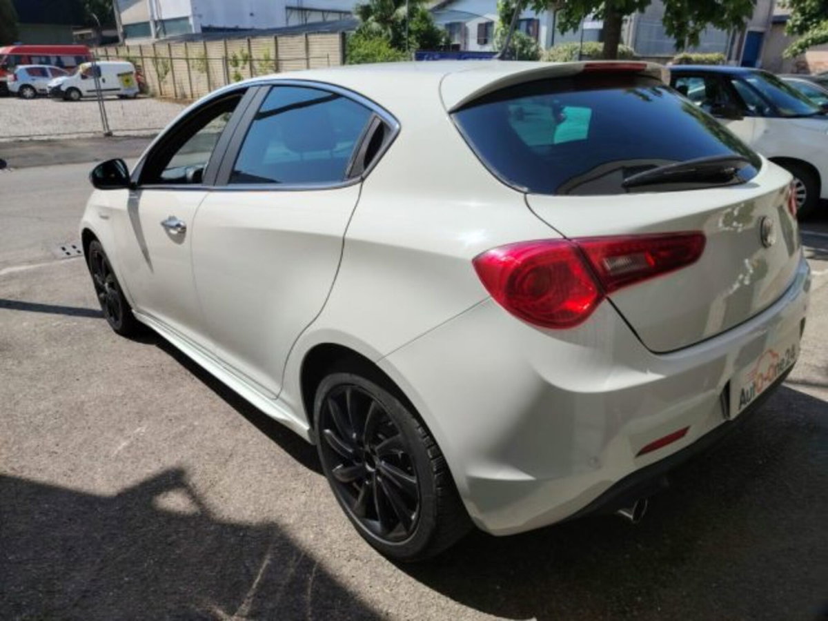 Alfa Romeo Giulietta 2.0 JTDm-2 Exclusive 140cv (5)
