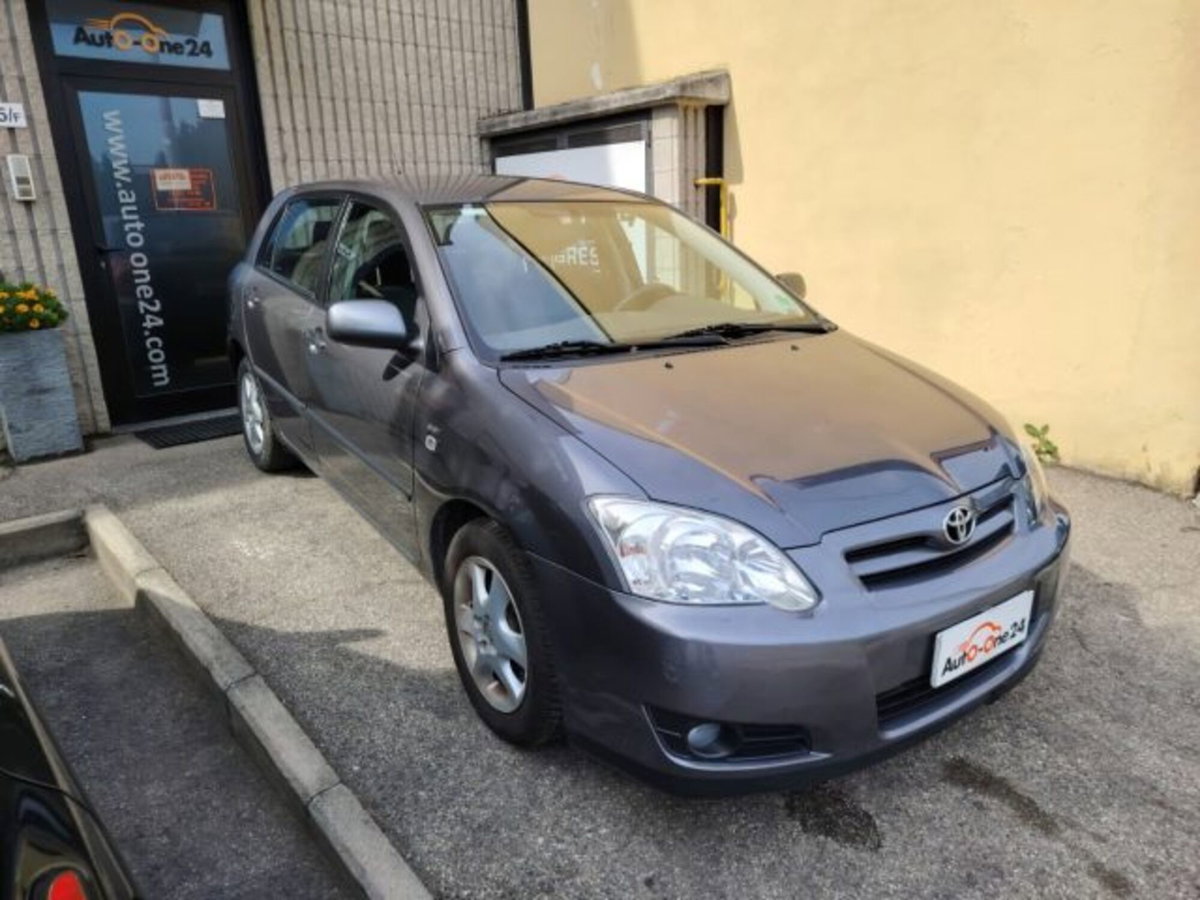 Toyota Corolla 1.D-4D M-MT 5 porte Sol ESP (5)