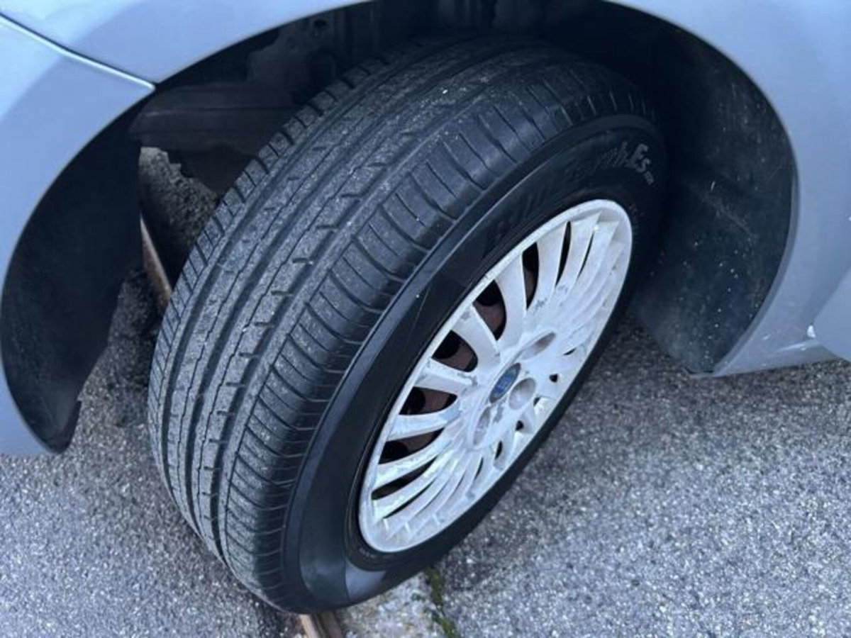 Fiat Grande Punto 1.2 5 porte (12)