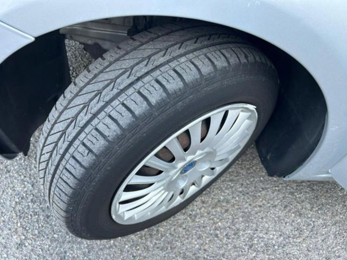 Fiat Grande Punto 1.2 5 porte (15)