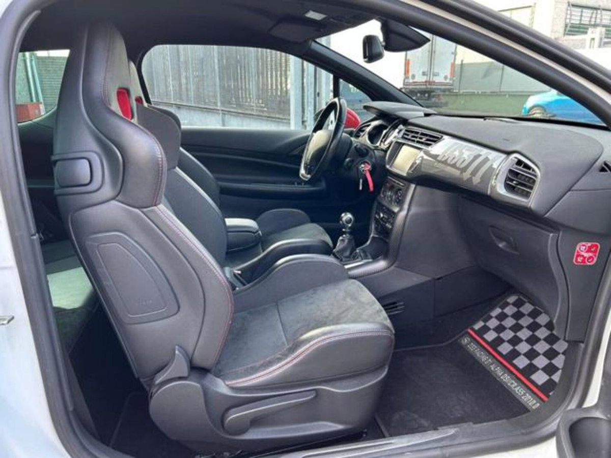 Ds DS 3 Coupé DS 3 1.6 THP 200 Racing (10)