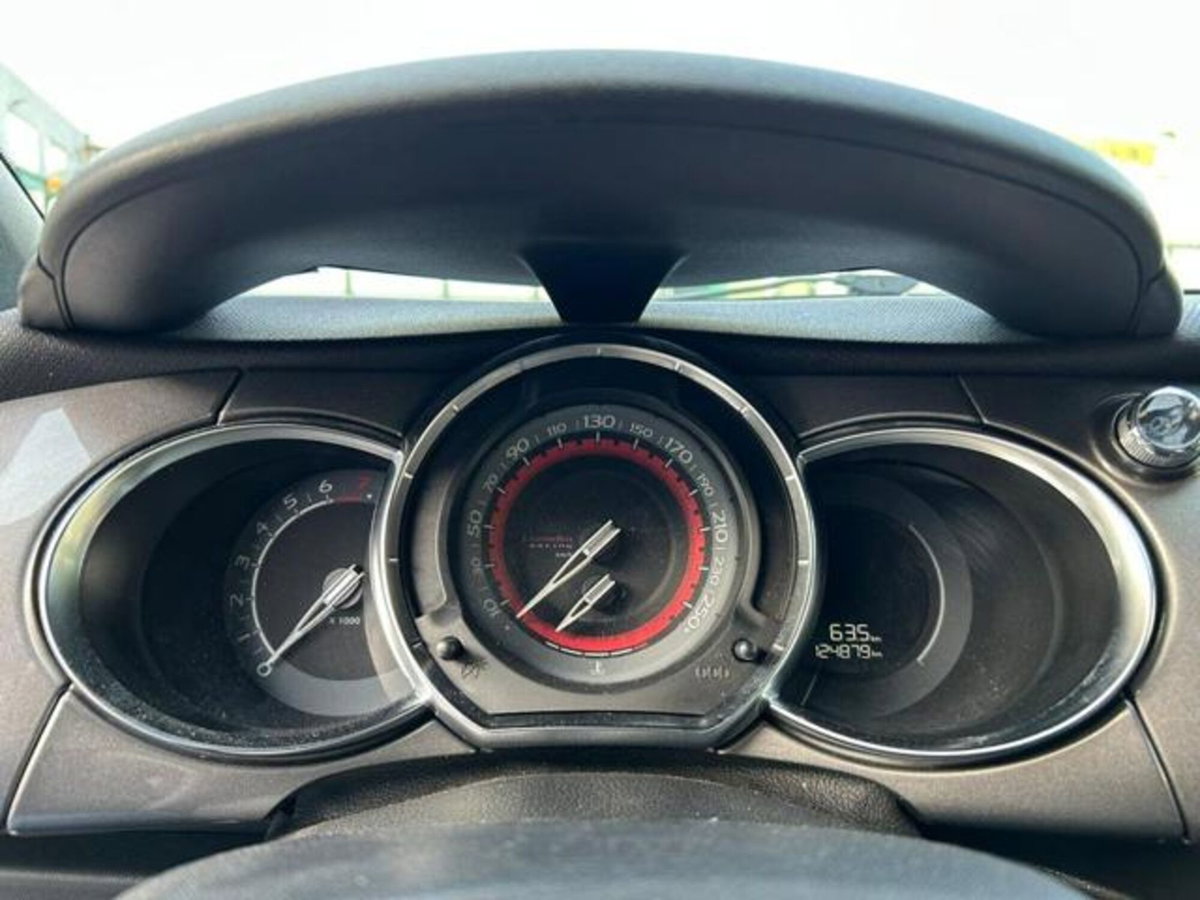 Ds DS 3 Coupé DS 3 1.6 THP 200 Racing (11)