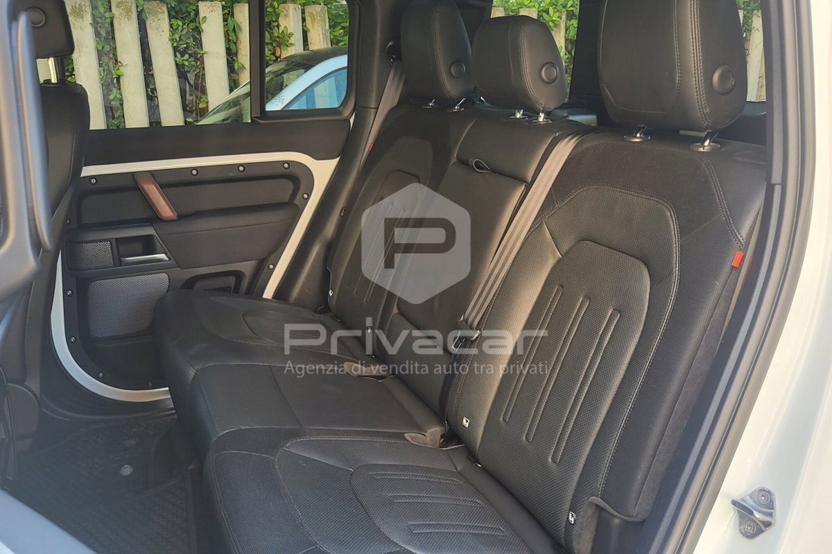 Land Rover Defender 110 3.0D I6 300 CV AWD Auto X-Dynamic SE (15)