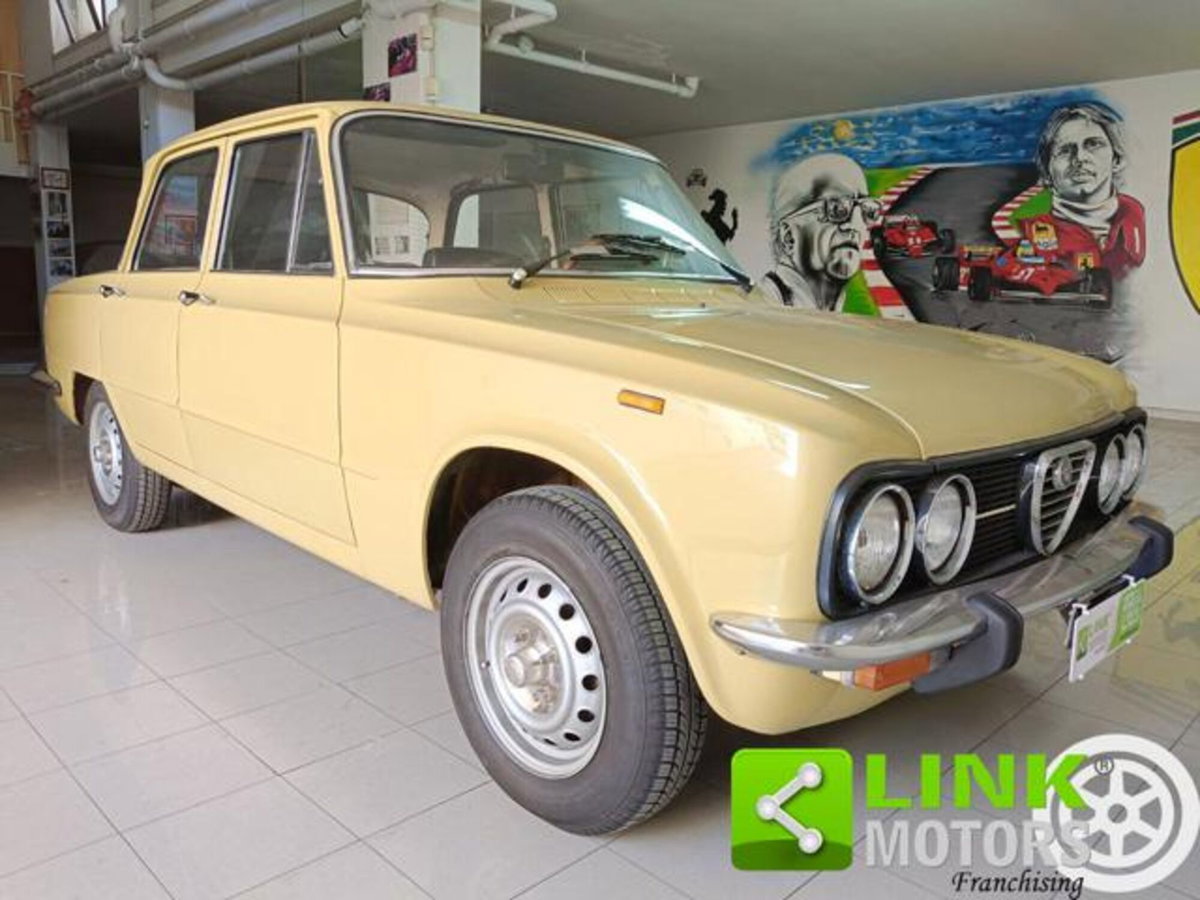 Alfa Romeo Giulia 2.0 Turbo 200 CV AT8 Super (2)