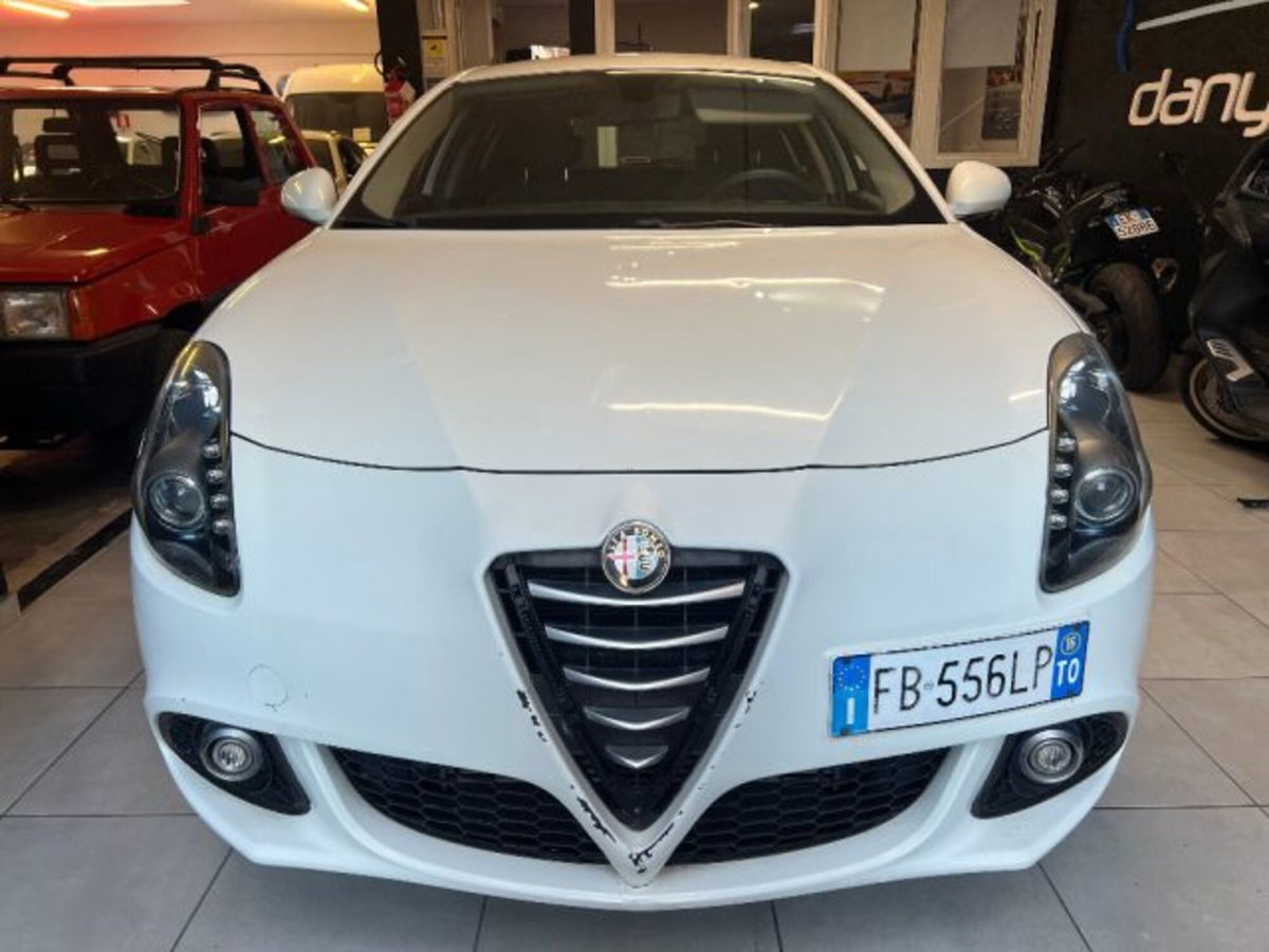 Alfa Romeo Giulietta 1.6 JTDm Distinctive 120cv (3)