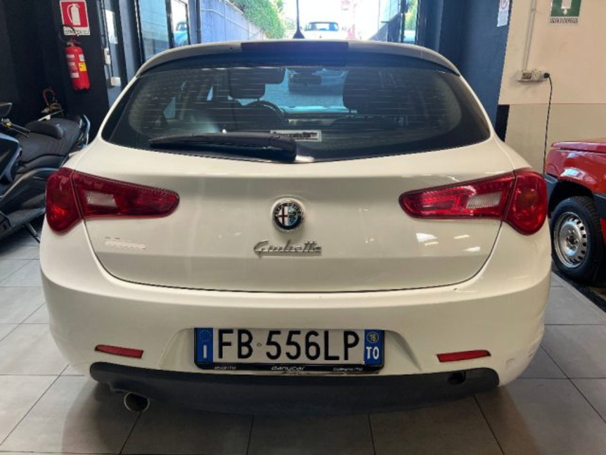 Alfa Romeo Giulietta 1.6 JTDm Distinctive 120cv (5)