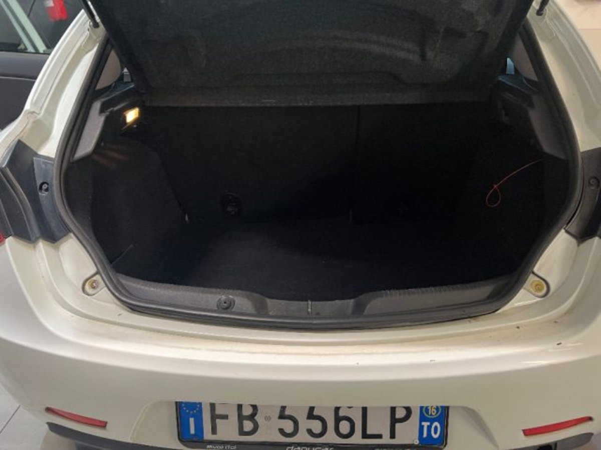 Alfa Romeo Giulietta 1.6 JTDm Distinctive 120cv (9)
