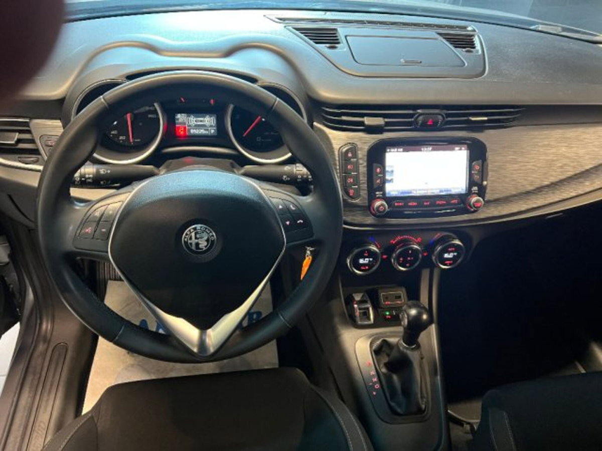 Alfa Romeo Giulietta 1.6 JTDm Sport 120cv tct (14)