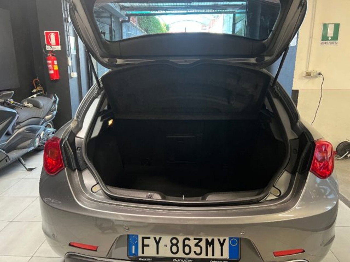 Alfa Romeo Giulietta 1.6 JTDm Sport 120cv tct (8)