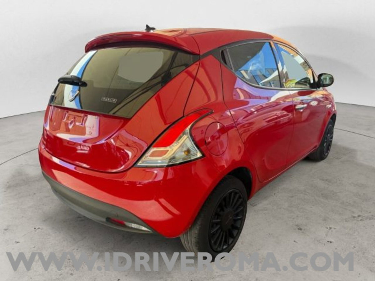 Lancia Ypsilon 1.0 FireFly 5 porte S&S Hybrid Ecochic A. Ferretti (6)