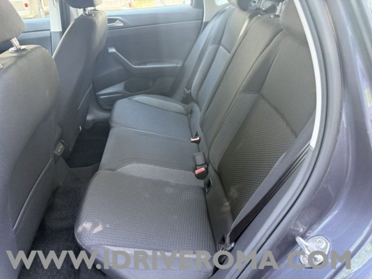 Volkswagen Polo 1.0 tsi Life 95cv (11)