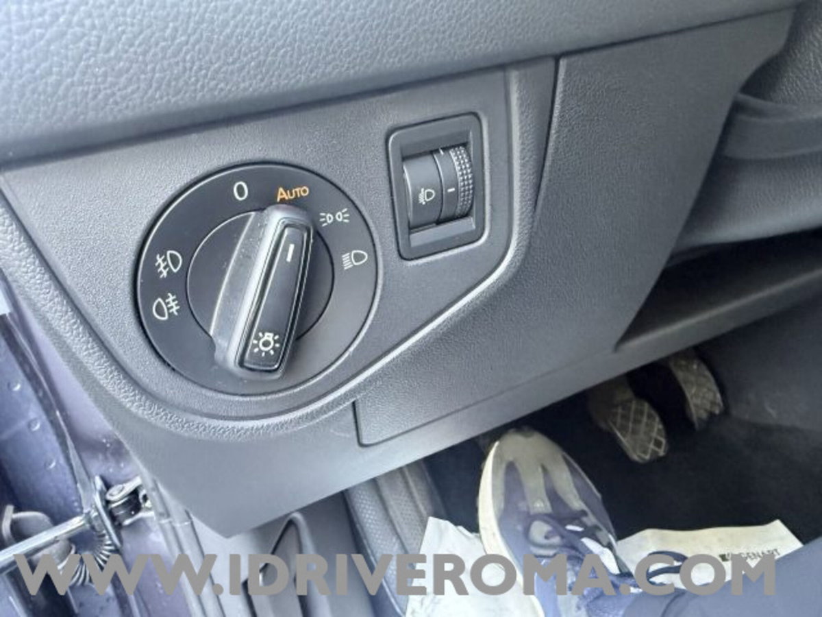 Volkswagen Polo 1.0 tsi Life 95cv (14)